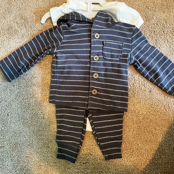 NWT Newborn Set - Picture 2 of 3